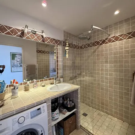 Apartment Avec Parking Et A/c Proche - Fr-1-100-357 *